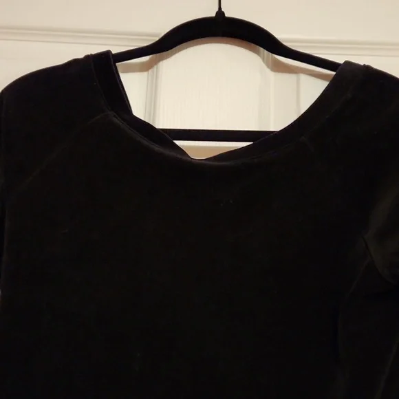 Aiko Reformation Velvet Dress - Picture 2 of 4